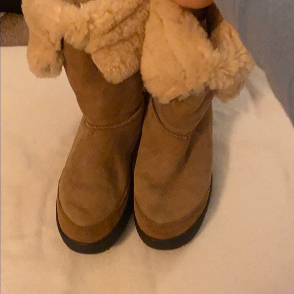 UGG BOOTS